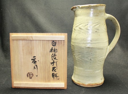 24878　人間国宝　浜田庄司　(白釉紋打花瓶)　HAMADA　Shoji