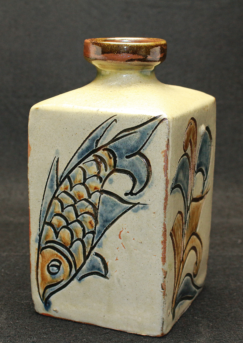 24717 人間国宝 金城次郎 (魚紋花瓶) KINJO Jiro | 近代美術工芸の 